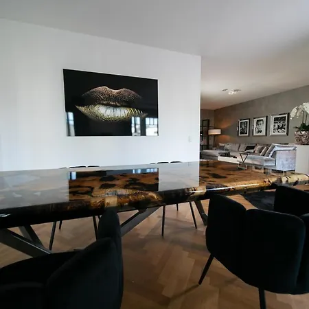 Apartment Luxe - 180 Sqm - Balkon - Parkplatz - Messe