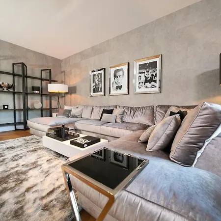 Luxe - 180 Sqm - Balkon - Parkplatz - Messe Apartment Dusseldorf