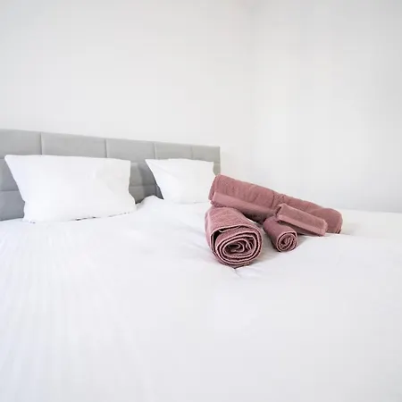 Apartment Luxe - 180 Sqm - Balkon - Parkplatz - Messe