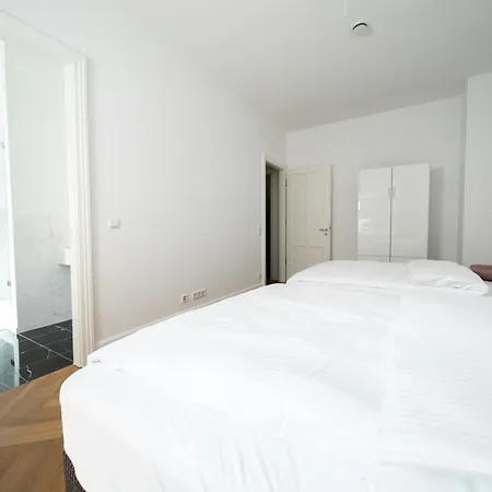 Apartment Luxe - 180 Sqm - Balkon - Parkplatz - Messe Dusseldorf