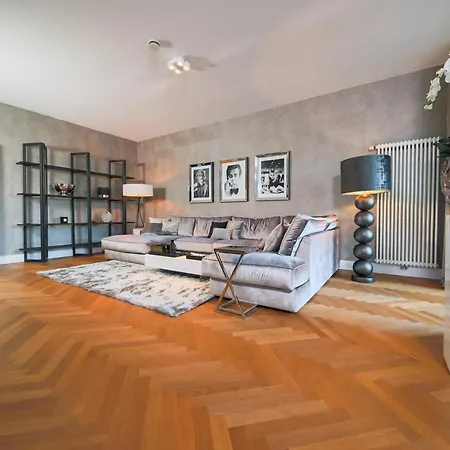 Luxe - 180 Sqm - Balkon - Parkplatz - Messe Apartment Dusseldorf