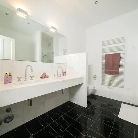 Daire Luxe - 180 Sqm - Balkon - Parkplatz - Messe Düsseldorf