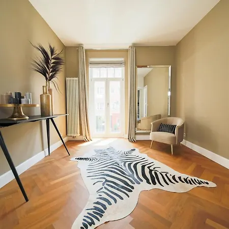 Luxe - 180 Sqm - Balkon - Parkplatz - Messe Appartement Düsseldorf